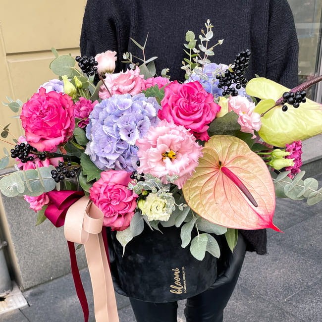 flower-box-z-anturium-i-roza-piekna-i-bestia.jpg