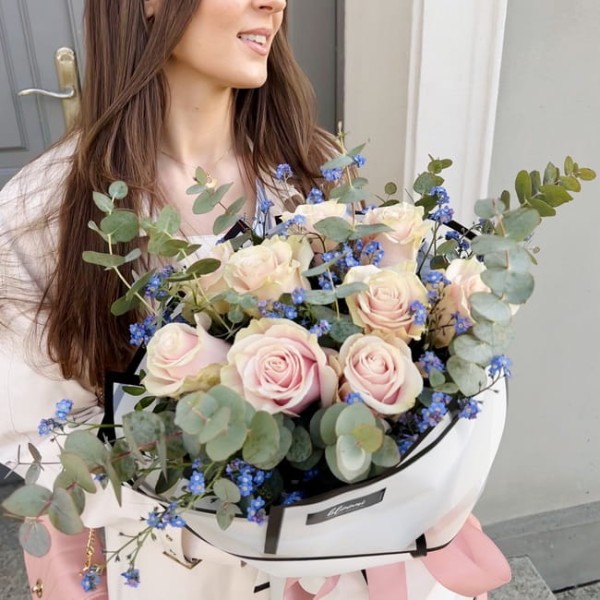 Bukiet róż z niezapominajkami - MIŁOŚĆ NA ZAWSZE