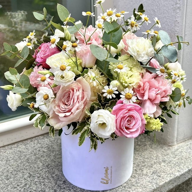 Flower box z rumiankiem i różami - NA DZIEŃ DOBRY
