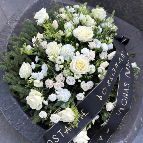 Wieniec pogrzebowy z białymi kwiatami - BIAŁY SMUTEK