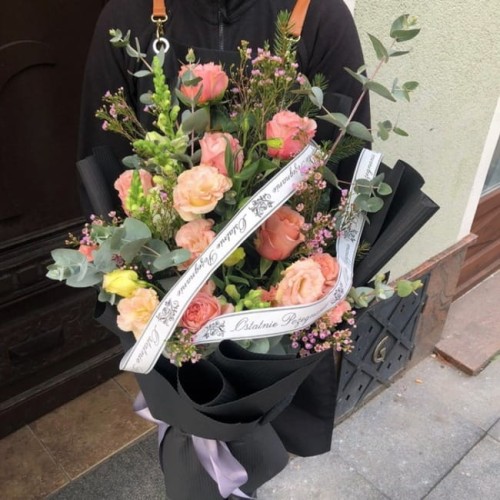 Bukiet kondolencyjny z różami - SPOCZYWAJ W POKOJU