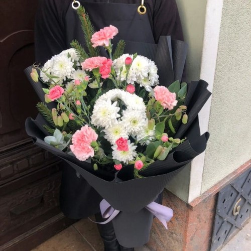 Bukiet kondolencyjny z goździkami i chryzantemami - ULOTNE SZCZĘŚCIE