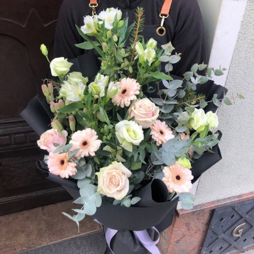 Bukiet kondolencyjny z gerberami i różami - POGRĄŻENI W SMUTKU