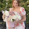 Flower box z białymi różami "Najpiękniejsze uczucie"