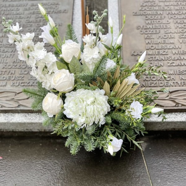 Sztuczna kompozycja do wazonu na grób - BIAŁE RÓŻE