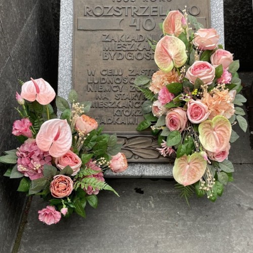 Komplet stroików na grób ze sztucznych kwiatów - NIEŚMIERTELNE WSPOMNIENIA