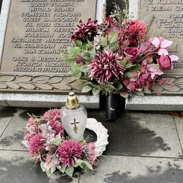 Komplet stroików na grób z różową chryzantemą - JESIENNA ZADUMA