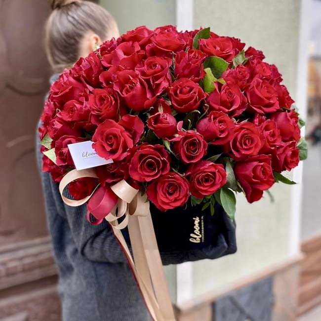 Flower box z czerwonych róż