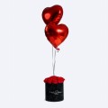 Welurowy flowerbox S + wieczne róże + 2 balony serce z helem