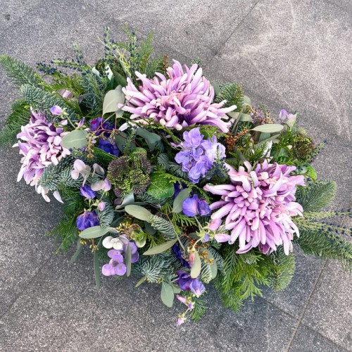 Mieszana kompozycja na grób na naturalnym podkładzie - KWIATY DLA ANIOŁÓW