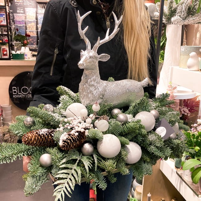 stroik-swiateczny-z-duzym-reniferem.jpg