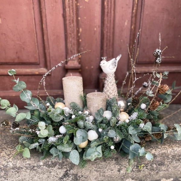 Stroik świąteczny z dwiema świecami - PTASI POSŁANIEC