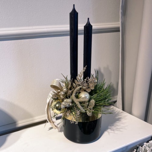 Stroik świąteczny w ceramicznej osłonce z czarnymi świecami - BLASK W MROKU NOCY