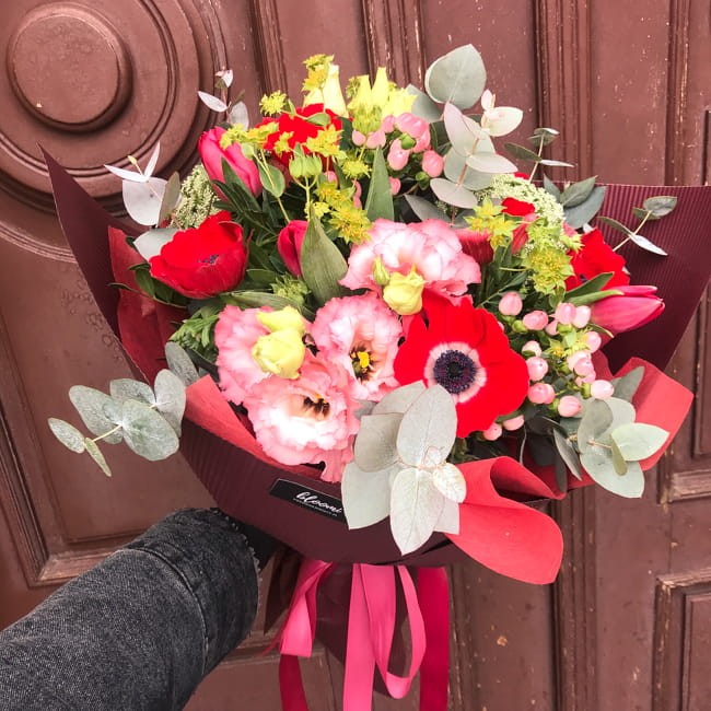 bukiet_autorski_z_eustoma_i_anoemonem.jpg