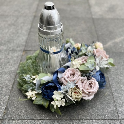 Granatowo-różowy stroik ze zniczem