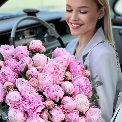 Bukiet różowych peonii