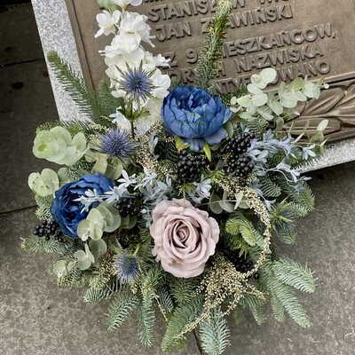 sztuczna kompozycja do wazonu