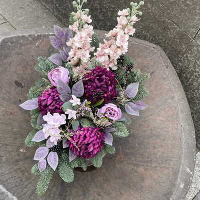 fioletowy stroik na grób