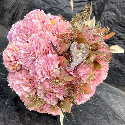 Stroik w kształcie serca na grób